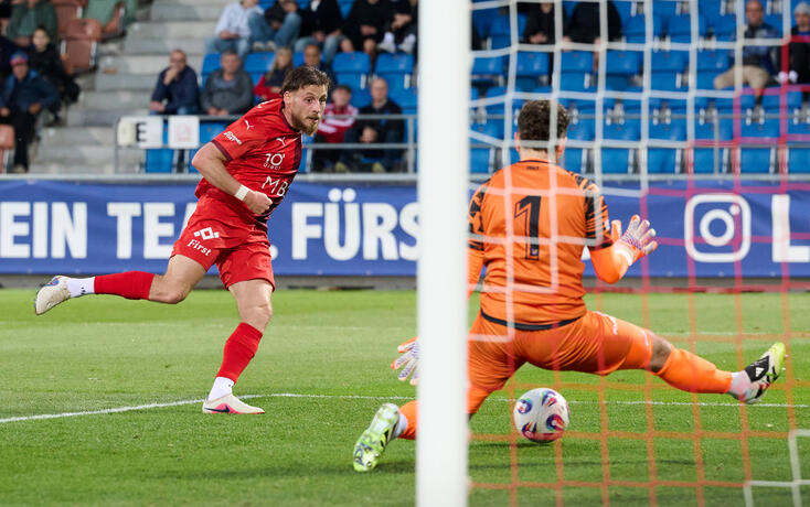 Brian Beyer (l.) sorgte mit seinen zwei Treffern f&uuml;r den Sieg des FCV. In der 30. Minute traf zum 1:0 das erste Mal.