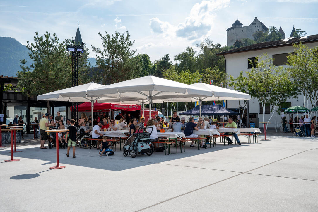 Eröffnung Dorfplatz: Vereinstag und Balzers rockt, Balzers