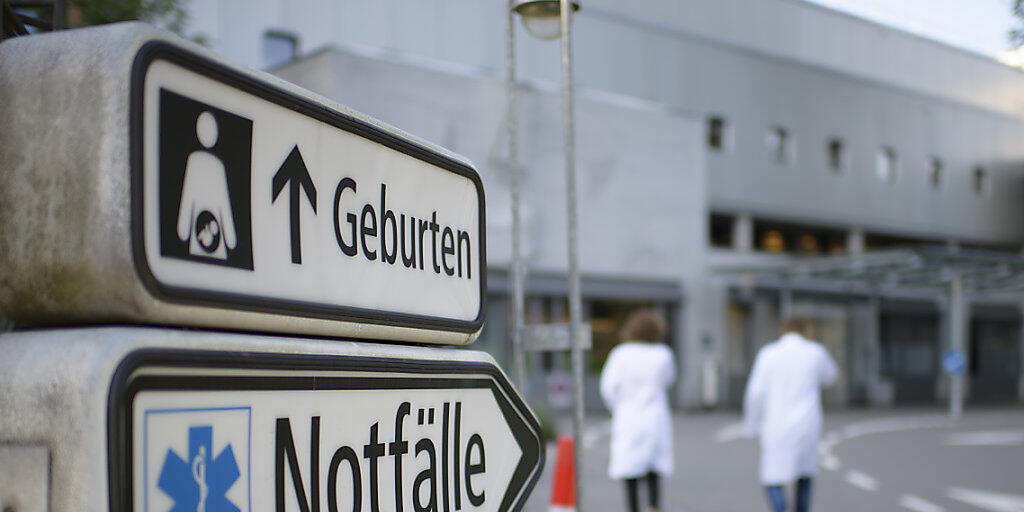 Erstmals seit Beginn der Erhebungen 1998 ist die Zahl der Spitalpatienten 2017 leicht zurückgegangen. (Symbolbild)