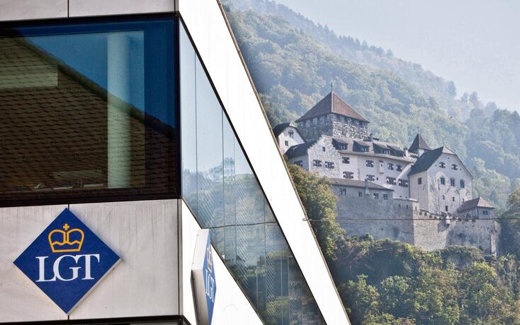 LIECHTENSTEIN, BANK, BANKEN, FINANZPLATZ, FINANZWIRTSCHAFT, FINANZVERWALTUNG, VERMOEGENSVERWALTUNG, VERMOEGENSBERATUNG, FIRMENSCHILD, BAUSTELLE, GERUEST, LGT, LGT TREUHAND, SERVICE CENTER BENDERN, LGT SERVICE CENTER BENDERN,