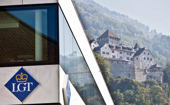 LIECHTENSTEIN, BANK, BANKEN, FINANZPLATZ, FINANZWIRTSCHAFT, FINANZVERWALTUNG, VERMOEGENSVERWALTUNG, VERMOEGENSBERATUNG, FIRMENSCHILD, BAUSTELLE, GERUEST, LGT, LGT TREUHAND, SERVICE CENTER BENDERN, LGT SERVICE CENTER BENDERN,