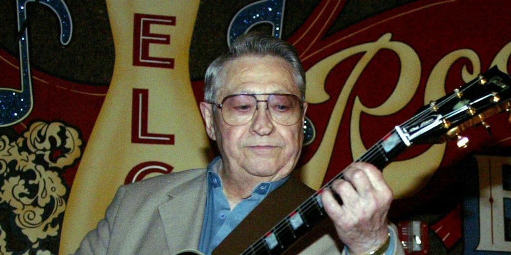 Scotty Moore ist tot: Der erste Elvis-Gitarrist ist im Alter von 84 Jahren gestorben. (Archivbild) Scotty Moore ist tot: Der erste Elvis-Gitarrist ist im Alter von 84 Jahren gestorben. (Archivbild)