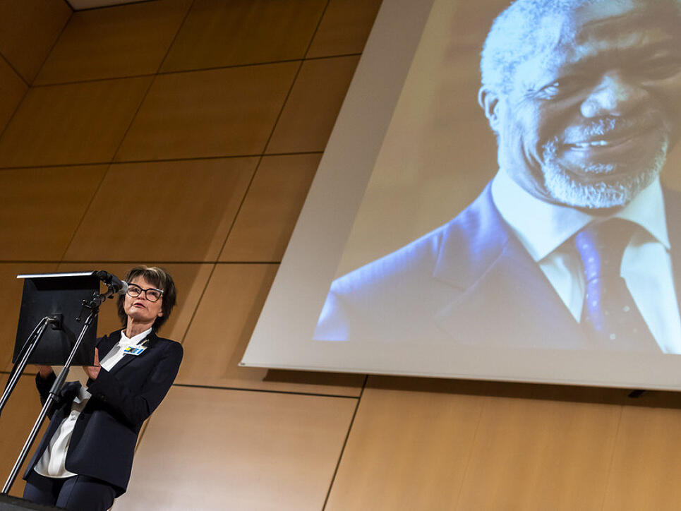 Die ehemalige Bundesrätin Micheline Calmy-Rey spricht im Palais des Nations in Genf an der Gedenkfeier für Kofi Annan.