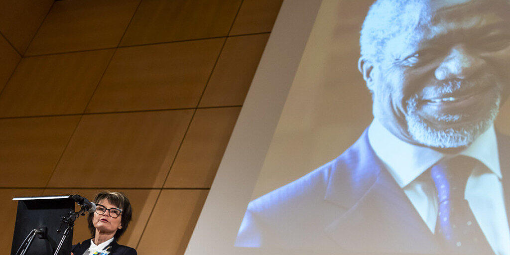 Die ehemalige Bundesrätin Micheline Calmy-Rey spricht im Palais des Nations in Genf an der Gedenkfeier für Kofi Annan.