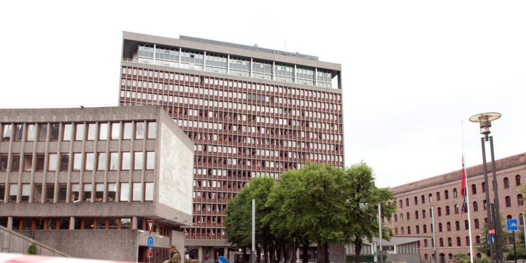 2011 zündete Anders Breivik im Regierungsviertel von Oslo eine Bombe. Als Ausgangsstoffe verwendete er frei verkäufliche Chemikalien. Die EU hat den Verkauf inzwischen reglementiert, nun soll die Schweiz nachziehen. (Archivbild) 2011 zündete Anders Breivik im Regierungsviertel von Oslo eine Bombe. Als Ausgangsstoffe verwendete er frei verkäufliche Chemikalien. Die EU hat den Verkauf inzwischen reglementiert, nun soll die Schweiz nachziehen. (Archivbild)