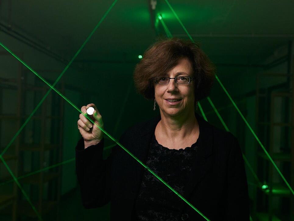 Die Physikerin Ursula Keller hat die Lasertechnologie revolutioniert. Dafür hat das Europäische Patentamt die ETH-Professorin mit dem Europäischen Erfinderpreis für ihr Lebenswerk geehrt. (Archivbild)