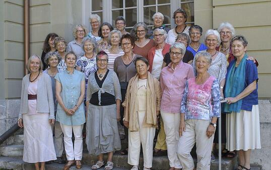 Gesundheitsrisiko Hitze: Ältere Frauen wehren sich gegen die Klimapolitik des Bundes. Gruppenbild nach der Gründungssitzung der KlimaSeniorinnen Schweiz im Augst 2016 in Bern. (Archivbild)