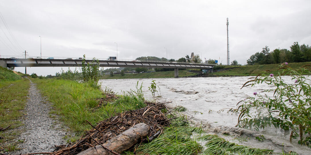 Hochwasser Rhein und Kanal Hochwasser Rhein und Kanal