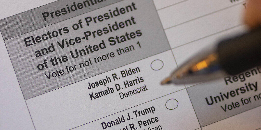 ARCHIV - Die Namen der Kandidaten sowie ihrer Stellvertreter für die US-Präsidentschaft, stehen auf einem Stimmzettel für die Briefwahl. Foto: Jim West/ZUMA Wire/dpa ARCHIV - Die Namen der Kandidaten sowie ihrer Stellvertreter für die US-Präsidentschaft, stehen auf einem Stimmzettel für die Briefwahl. Foto: Jim West/ZUMA Wire/dpa