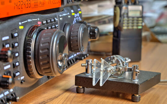 High frequency radio amateur transceiver