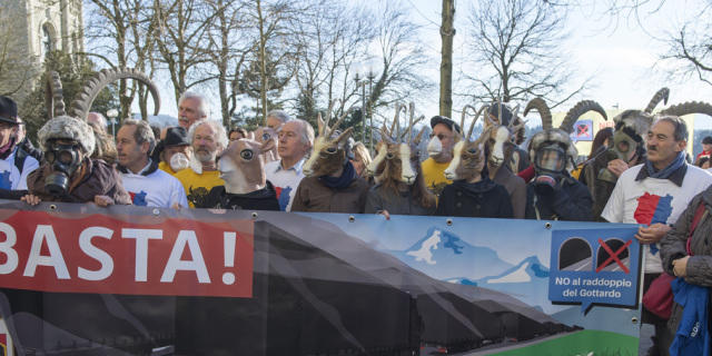 Übergabe der Referundumsunterschriften vor der Bundeskanzlei