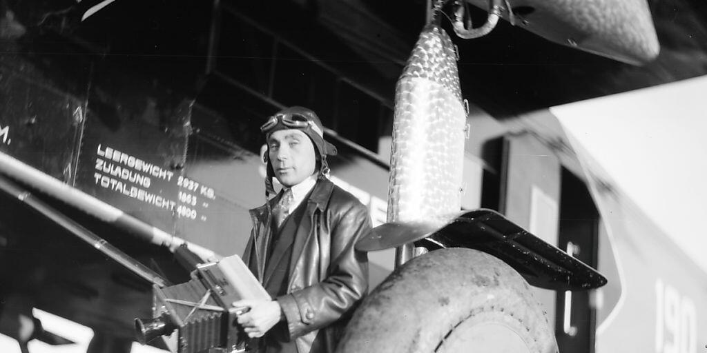Der St. Galler Pilot und Unternehmer Walter Mittelholzer wurde berühmt mit abenteuerlichen Expeditionsflügen. Das Landesmuseum in Zürich zeigt seine Fotografien vom 20. Juli bis 7. Oktober 2018.