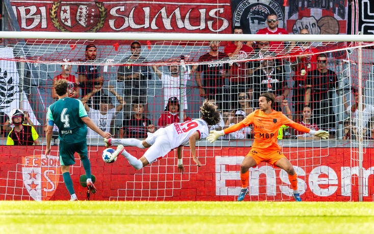 Der Stich ins Herz der Vaduzer Fans: Franck Surdez k&ouml;pft alleingelassen zum 3:2-Siegtreffer ein. Die Entscheidung fiel in der 94. Minute.