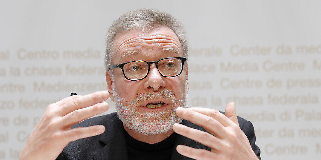 Die Unabhängige Expertenkommission (UEK) des Bundes zur Aufarbeitung der administrativen Versorgungen in der Schweiz bis 1981 hat erste Ergebnisse ihrer Arbeit präsentiert. Der Präsident der UEK, Markus Notter, erläuterte an einer Medienkonferenz in Bern das Vorgehen.