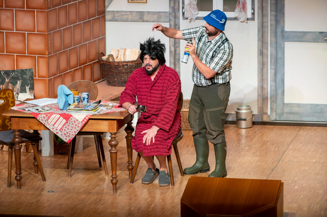 Theaterunterhaltung der Feuerwehr Balzers «Dr Kuahstall Adonis