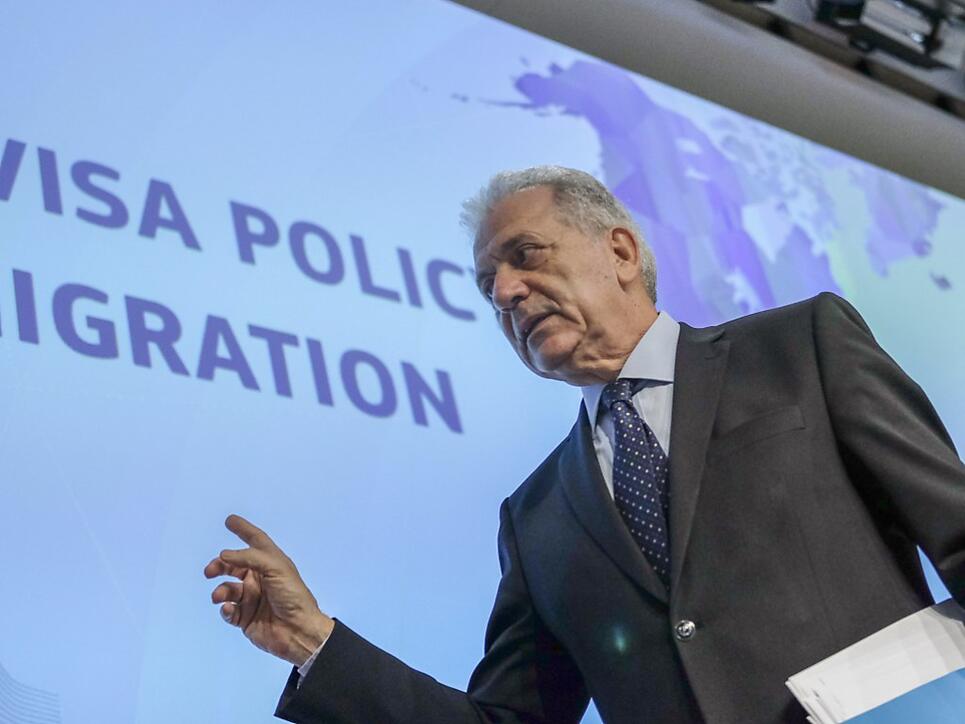 "Müssen zügig zur normalen Funktionsweise des Schengensystem zurückkehren": EU-Migrationskommissar Dimitris Avramopoulos. (Archivbild)