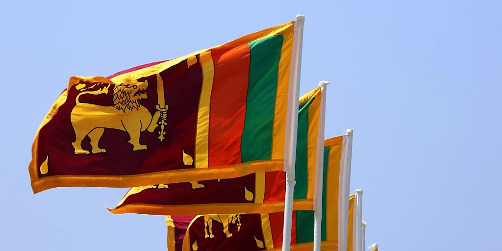 Die Nationalflagge Sri Lankas flattert in der Hauptstadt Colombo im Wind: Die Spannungen zwischen Buddhisten und der muslimischen Minderheit haben sich im vergangenen Jahr deutlich verschärft. (Archiv)