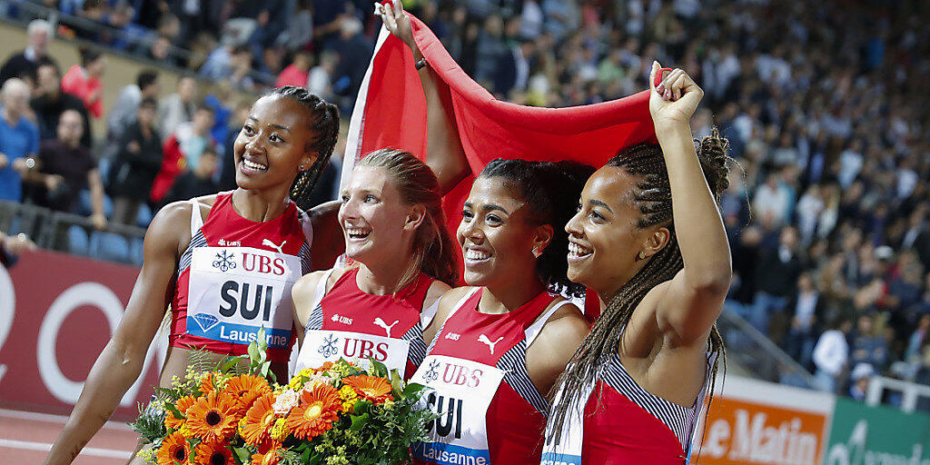Die Schweizerinnen jubeln an der Athletissima über den Sieg und den Schweizer Rekord