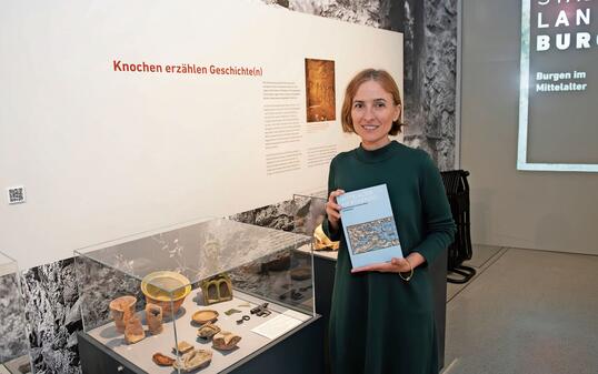 231017 Rundgang Archäologieausstellung Landesmuseum, Vaduz - Rundgang mit Sarah Leib _ Nils Vollmar