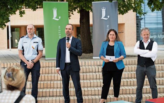 Einladung Medienkonferenz Staatsfeiertag, Peter-Kaiser-Platz (Empore zwischen Landtagsgebäude und Regierungsgebäude)