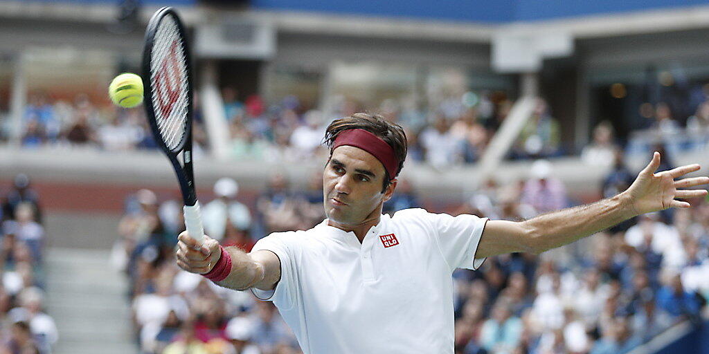 Roger Federer steht in New York unter den letzten 16