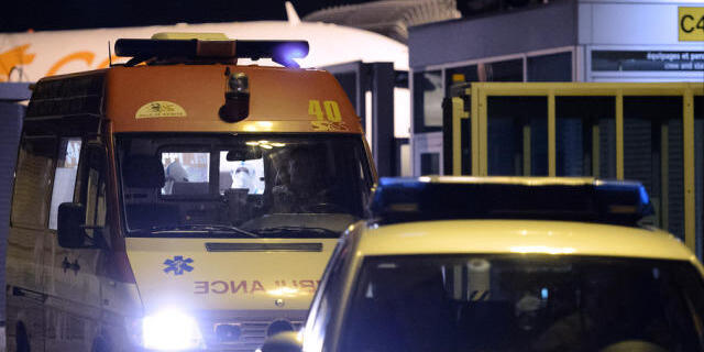 Ambulanz mit dem kubanischen Ebola-Patienten am Genfer Flughafen