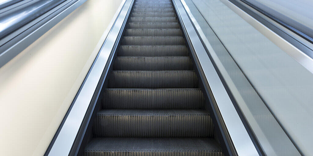 Der Lift- und Rolltreppenhersteller Schindler fährt die Produktion in China wieder hoch. (Archivbild)