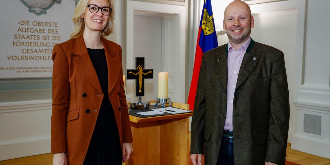 Liechtenstein Vaduz Vereidigung Jagdaufseher Stephan Banzer Sabine Monauni
