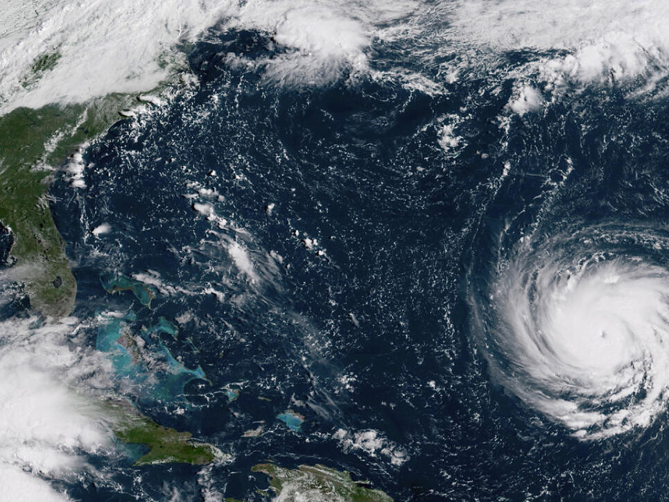 Ein Satellitenbild der US-Klimabehörde NOAA zeigt Hurrikan "Florence" vor der Ostküste der USA.