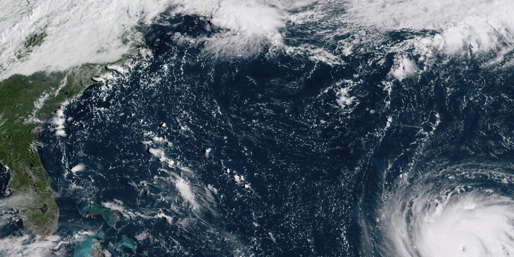 Ein Satellitenbild der US-Klimabehörde NOAA zeigt Hurrikan "Florence" vor der Ostküste der USA.