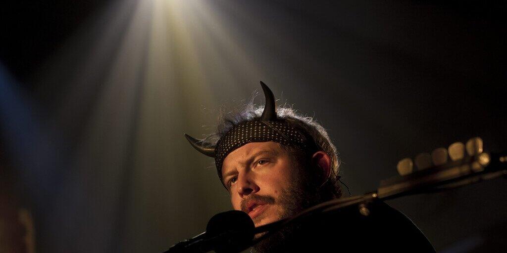 Justin Vernon alias Bon Iver hat sein neues Album eigentlich für 30. August angekündigt. Überraschend ist es bereits jetzt digital erhältlich. (Archivbild)