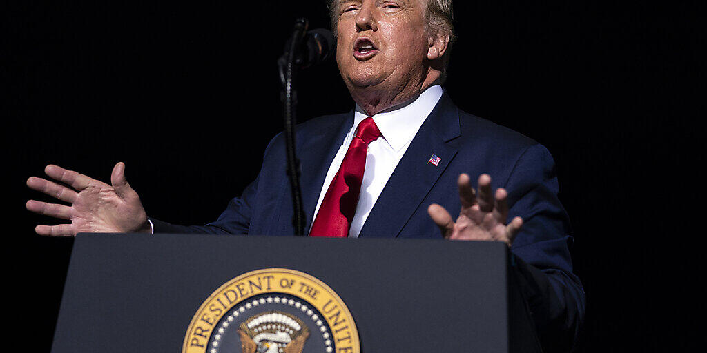 Insgesamt 3500 amerikanische Firmen haben die US-Regierung unter Präsident Donald Trump wegen Zöllen auf Waren aus China verklagt. (Archivbild) Insgesamt 3500 amerikanische Firmen haben die US-Regierung unter Präsident Donald Trump wegen Zöllen auf Waren aus China verklagt. (Archivbild)