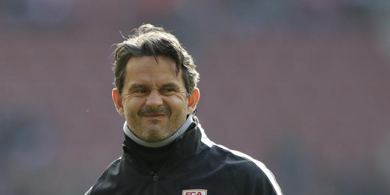 Dirk Schuster wurde in Augsburg wegen "unterschiedlicher Auffassungen" per sofort freigestellt