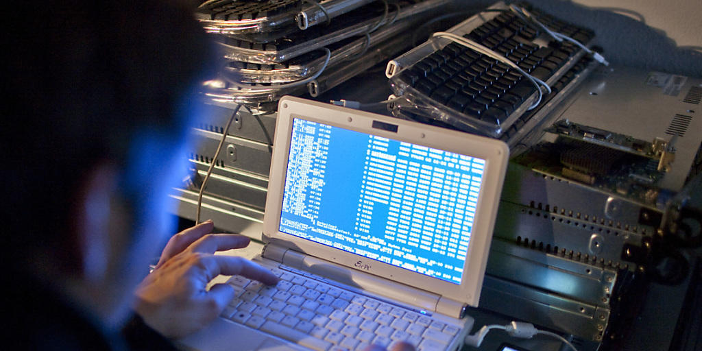 Hacker haben das Verteidigungsdepartement VBS angegriffen. Welche Daten gestohlen wurden, ist nicht bekannt. (Symbolbild)
