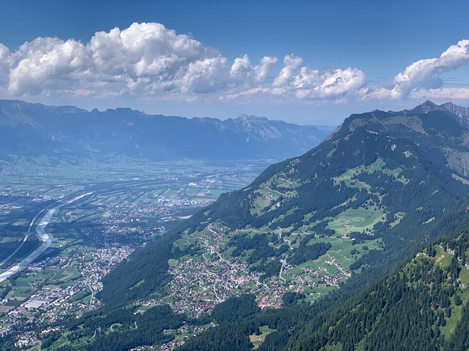 Blick von oben auf Triesenberg
