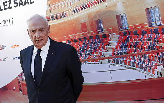 Architekt Frank Gehry feiert am (heutigen) Donnerstag seinen 90. Geburtstag. (KEYSTONE/EPA/FELIPE TRUEBA)