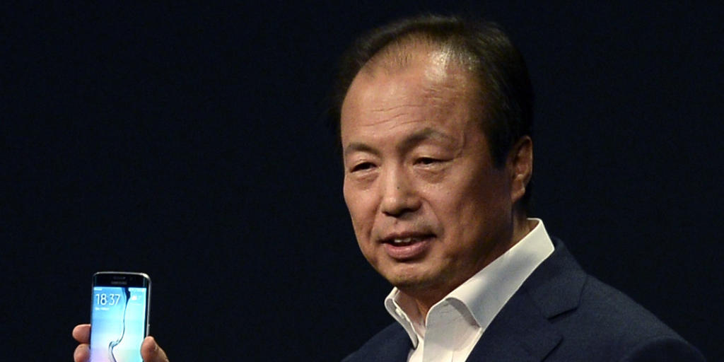 Samsung-Chef JK Shin kann zufrieden sein. Weltweit besitzen die S&uuml;dkoreaner am meisten Handys und nutzen diese auch noch am h&auml;ufigsten. (Archiv)