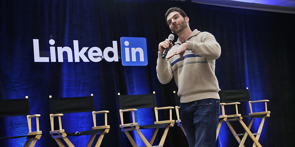 LinkedIn-Chef Jeff Weiner bei einem Auftritt im vergangenen November: Das Karriereportal ist auf Expansionskurs. (Archivbild)
