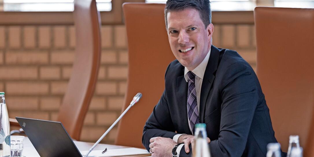 Gesundheitsminister Manuel Frick empfand den Vorstoss von VU und DpL in Teilen als respektlos. Gesundheitsminister Manuel Frick empfand den Vorstoss von VU und DpL in Teilen als respektlos.