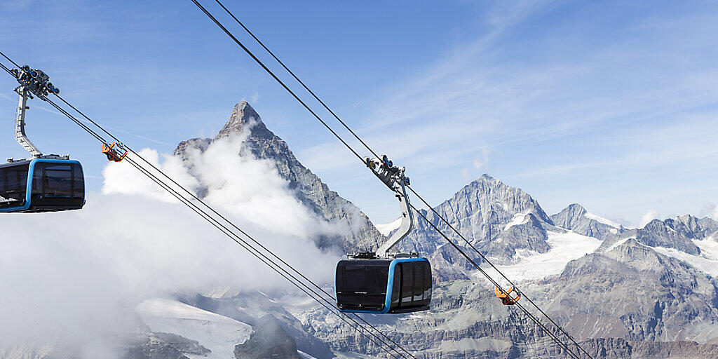 Nach über zweijähriger Bauzeit hat Zermatt am Samstag die höchstgelegene Dreiseilumlaufbahn der Welt eingeweiht.