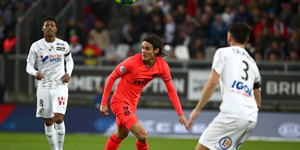 Edinson Cavani verpasste kurz vor dem 4:4 den fünften Pariser Treffer