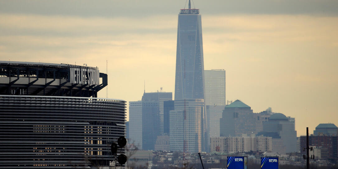 Das Metlife Stadium (l.) in New York City umfasst rund 82 500 Sitzpl&auml;tze und ist Schauplatz des WM-Endspiels 2026.