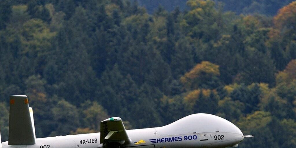 Auf die neuen Drohnen des Typs Hermes 900 muss das Schweizer Grenzwachtkorps mindestens sieben Monate länger warten als geplant. Der israelische Hersteller hat die Dauer der Zertifizierung unterschätzt. (Archivbild)