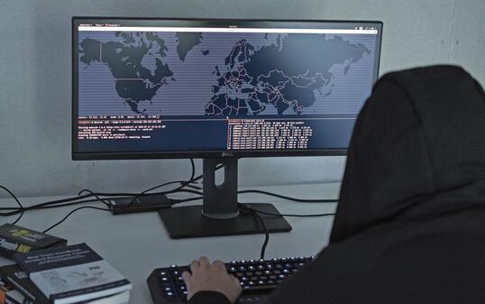 CYBER, HACKING, SECURITY, MASSCAN, TRACEROUTE, WORLD MAP, ASCII ART, HACKER, TERMINAL, TRACET,  IT-SICHERHEIT, CYBER-SICHERHEIT, CYBERSICHERHEIT, COMPUTER-SICHERHEIT, COMPUTERSICHERHEIT,  CYBERCRIME, CYBER KRIMINALITAET, CYBERKRIMINALITAET,
