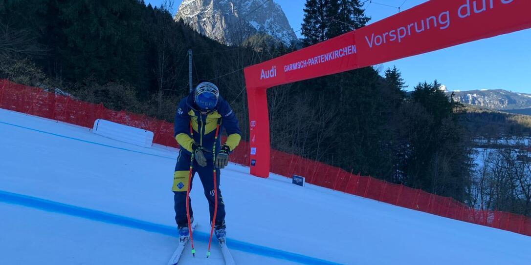 i der Pisten-Besichtigung versucht sich Marco Pfiffner die Abl&auml;ufe zu merken.