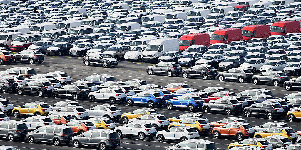 Volkswagen verkauft im Juli beinahe so viele Autos wie im Vorjahr. (Archivbild)