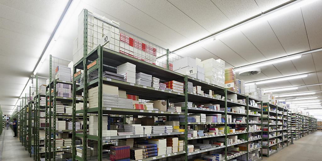 Der Bund fördert künftig Schweizer Verlage mit jährlich 1,6 Millionen Franken. Damit wird die Basisarbeit der Verlage unterstützt, beispielsweise Lektorat, Marketing und Vertrieb. Das Bild zeigt das Buchzentrum Hägendorf, das für viele Verlage den Vertrieb übernimmt. (Archivbild)