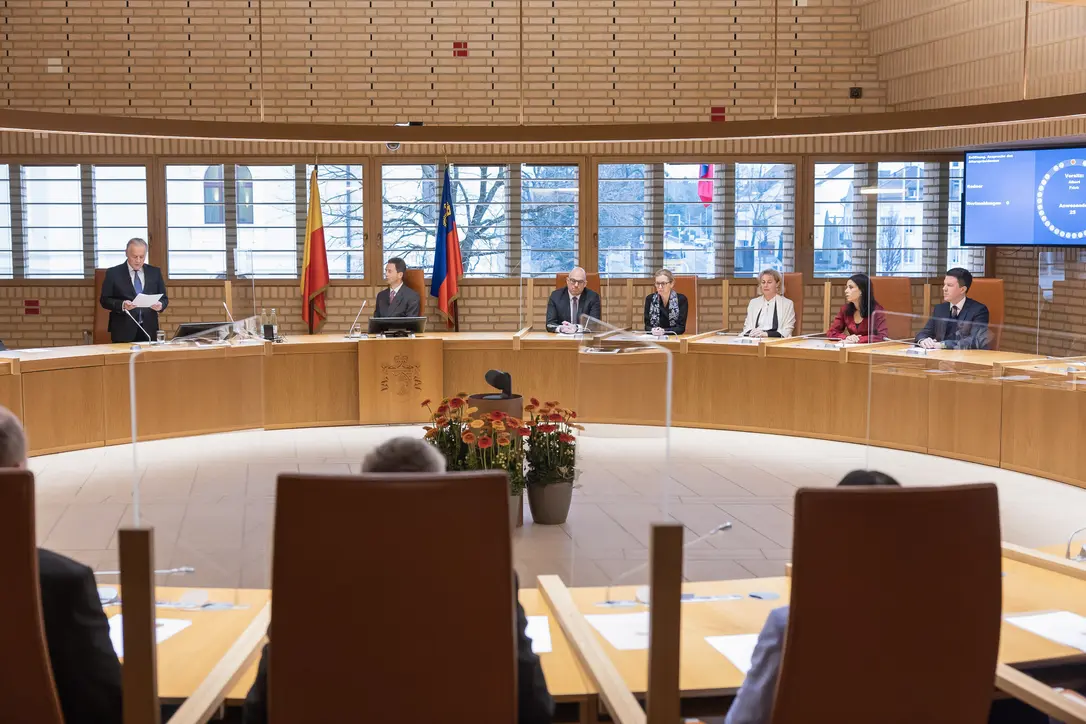 https://www.vaterland.li/storage/image/5/5/4/1/2331455_landtagseroeffnung-2023-in-vaduz_ajaxbilder-1086w_1zQBsz_DpTuy4.webp