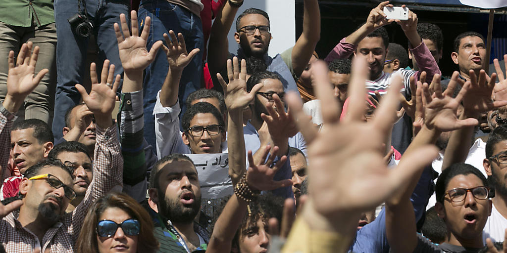 Wütender Protest gegen den ägyptischen Präsidenten Al-Sisi am Freitag im Zentrum von Kairo.