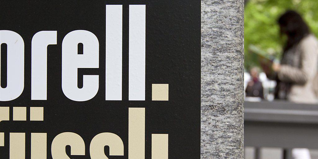 Der Mischkonzern Orell Fuessli erleidet im ersten Halbjahr 2017 einen Gewinneinbruch. (Archiv)
